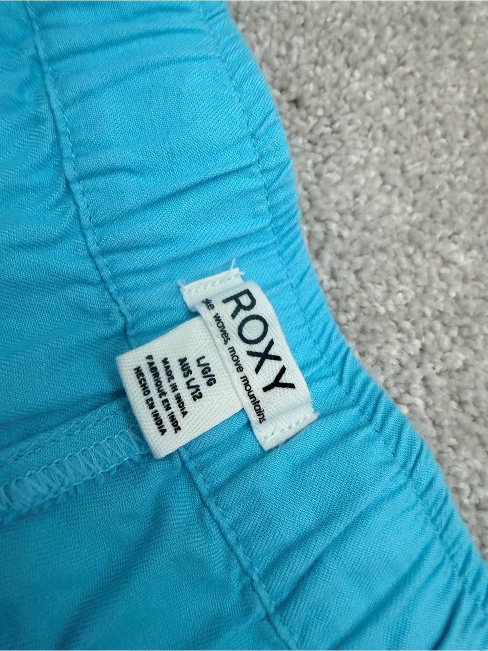Roxy Casual Drawstring Beach Shorts, size L - Picture 3 of 4
